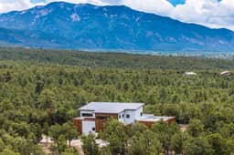 Piñon Ridge Retreat