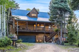 The Bear Chalet - Image 2