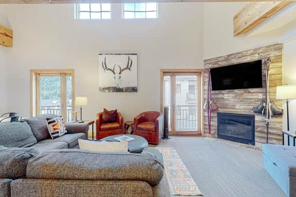 Majestic Alpine Retreat