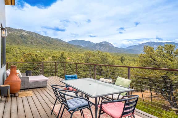 Piñon Ridge Retreat