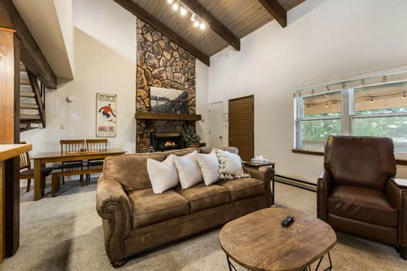Pine Top Loft - Image 4