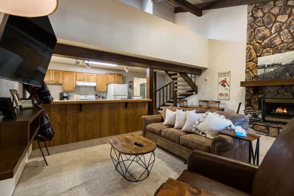 Pine Top Loft - Image 5