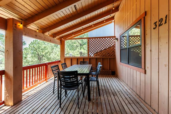 Pine Top Loft - Image 2